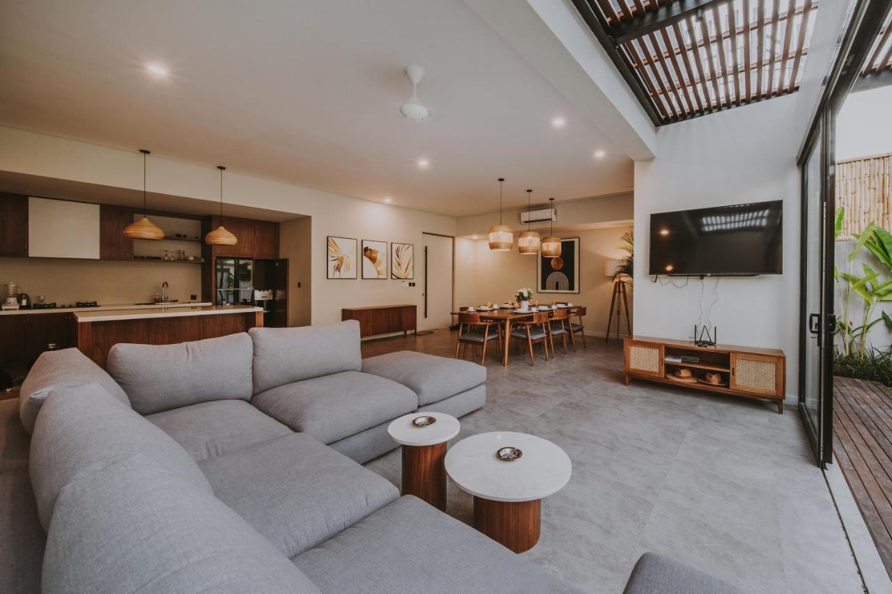 New 4 Bedroom 5 Min Walk To Berawa Beach Enclosed Livng Canggu  Bagian luar foto