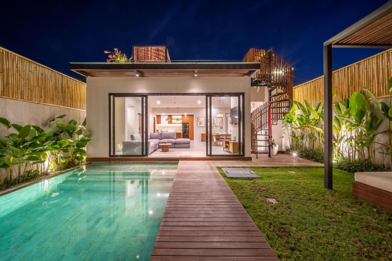 New 4 Bedroom 5 Min Walk To Berawa Beach Enclosed Livng Canggu  Bagian luar foto