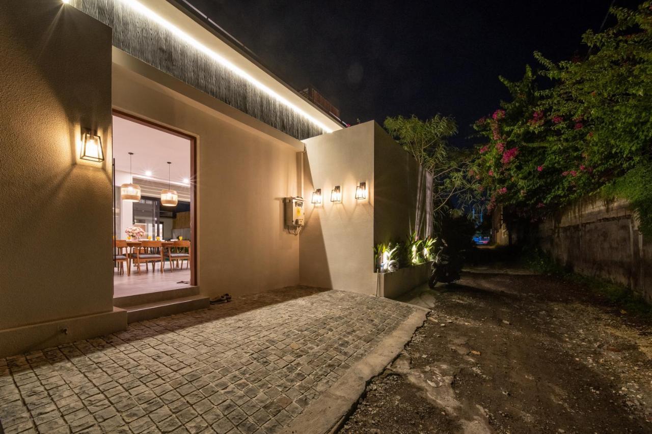 New 4 Bedroom 5 Min Walk To Berawa Beach Enclosed Livng Canggu  Bagian luar foto