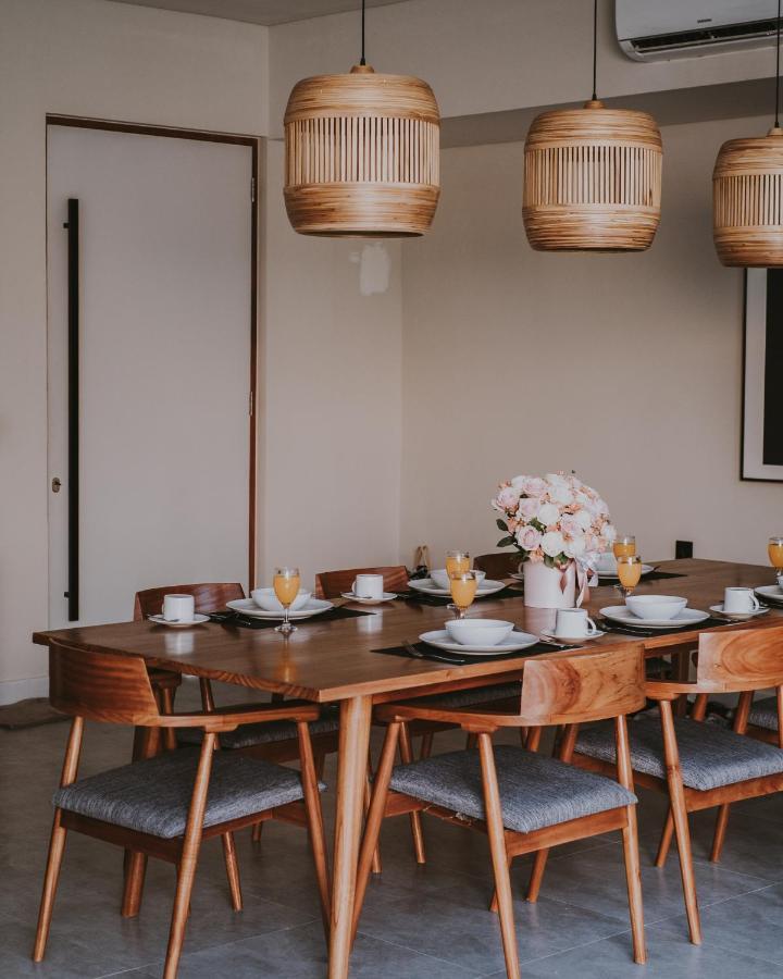 New 4 Bedroom 5 Min Walk To Berawa Beach Enclosed Livng Canggu  Bagian luar foto